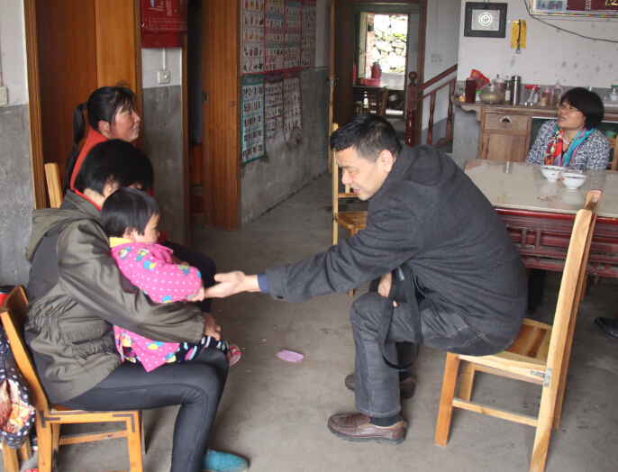 十大买球官网专家组一行赴乌云山村调研