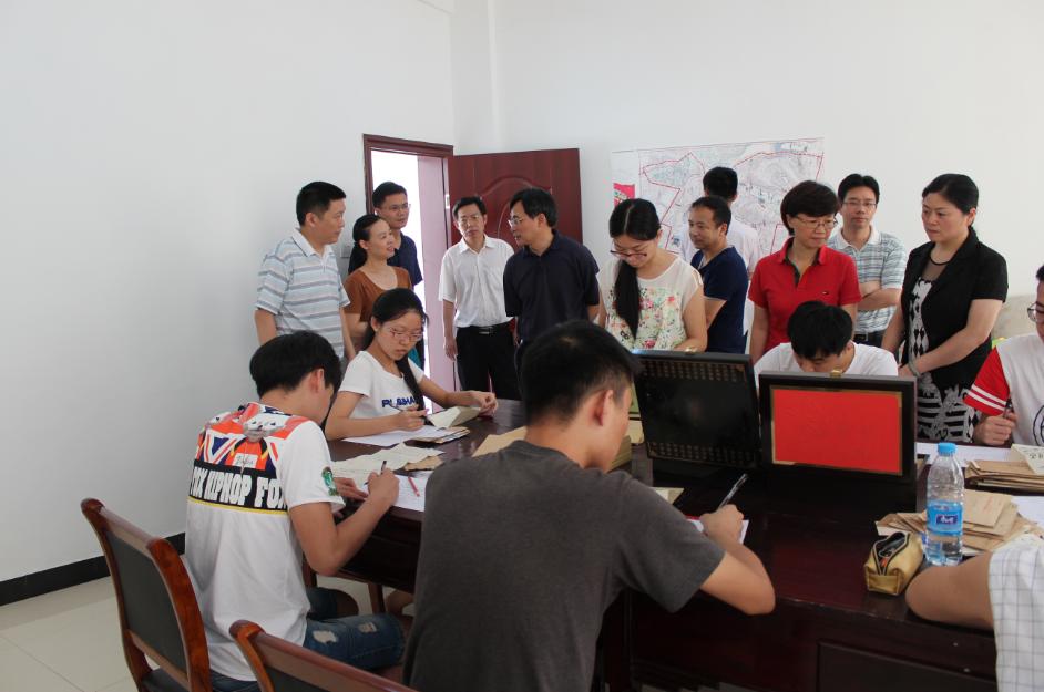 省人社厅副厅长董长麒调研十大买球官网学生实习实训工作